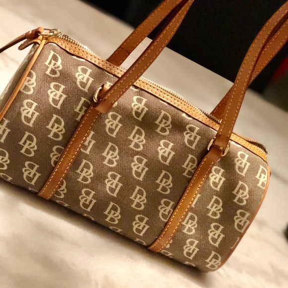Dooney & Bourke Handbags - DOONEY & BOURKE barrel bag